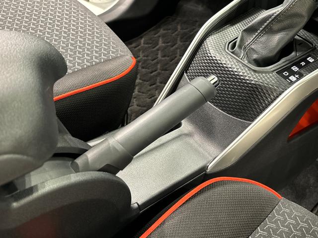 ロッキーＸ　ＵＧ２　ナビ　ドラレコ　ＥＴＣ　パノラマバックカメラＬＥＤヘッドランプ　アクティブマルチインフォメーションメーター　１６インチアルミホイール　運転席・助手席シートヒーター　オートライト　プッシュボタンスタート　ブラインドスポットモニター（広島県）の中古車