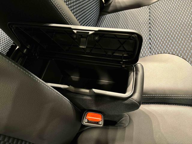 タントカスタムＲＳ　Ｂカメラ　両側電動スライドドア　ターボ車ＬＥＤオートライト　パワースライドドアウェルカムオープン機能　オート電動格納式ドアミラー　助手席ロングスライド　助手席イージークローザー　アルミホイール　キーフリーシステム　前席シートヒーター（広島県）の中古車