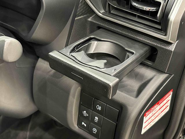 ロッキープレミアムＧＬＥＤヘッドランプ・フォグランプ　全車速追従機能付アダプティブクルーズコントロール　レーンキープコントロール　１７インチアルミホイール　シートヒーター　プッシュボタンスタート（広島県）の中古車
