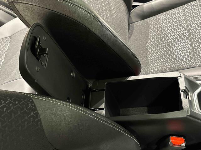 ロッキープレミアムＧＬＥＤヘッドランプ・フォグランプ　全車速追従機能付アダプティブクルーズコントロール　レーンキープコントロール　１７インチアルミホイール　シートヒーター　プッシュボタンスタート（広島県）の中古車