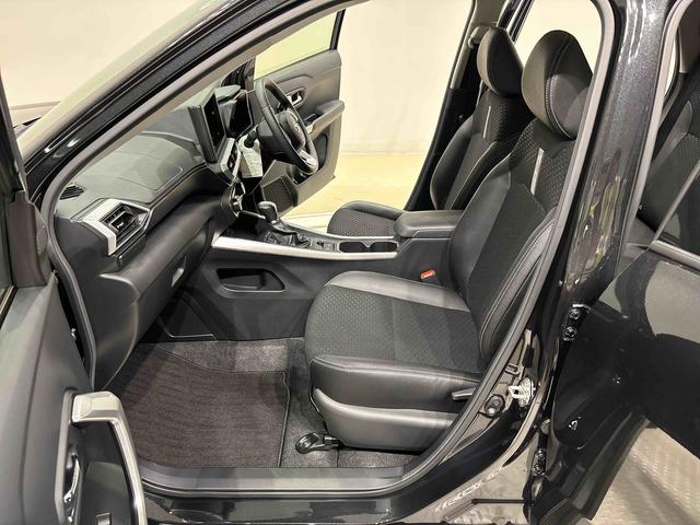 ロッキープレミアムＧＬＥＤヘッドランプ・フォグランプ　全車速追従機能付アダプティブクルーズコントロール　レーンキープコントロール　１７インチアルミホイール　シートヒーター　プッシュボタンスタート（広島県）の中古車