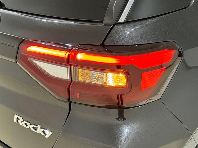 ロッキープレミアムＧＬＥＤヘッドランプ・フォグランプ　全車速追従機能付アダプティブクルーズコントロール　レーンキープコントロール　１７インチアルミホイール　シートヒーター　プッシュボタンスタート（広島県）の中古車