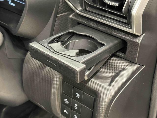 ロッキープレミアムＧ　電動パーキングブレーキ　ブレーキホールドＬＥＤヘッドランプ・フォグランプ　全車速追従機能付アダプティブクルーズコントロール　レーンキープコントロール　ブラインドスポットモニター　１７インチアルミホイール　シートヒーター（広島県）の中古車