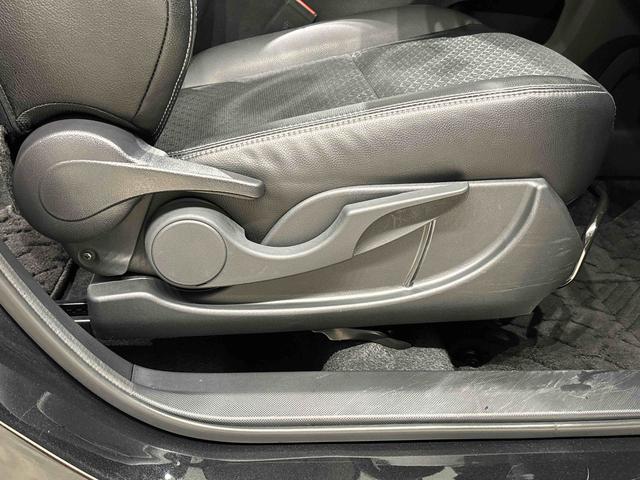 ロッキープレミアムＧ　電動パーキングブレーキ　ブレーキホールドＬＥＤヘッドランプ・フォグランプ　全車速追従機能付アダプティブクルーズコントロール　レーンキープコントロール　ブラインドスポットモニター　１７インチアルミホイール　シートヒーター（広島県）の中古車