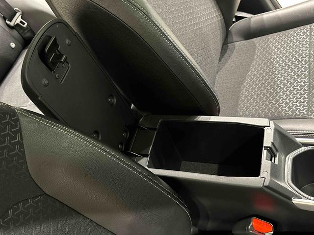 ロッキープレミアムＧ　電動パーキングブレーキ　ブレーキホールドＬＥＤヘッドランプ・フォグランプ　全車速追従機能付アダプティブクルーズコントロール　レーンキープコントロール　ブラインドスポットモニター　１７インチアルミホイール　シートヒーター（広島県）の中古車