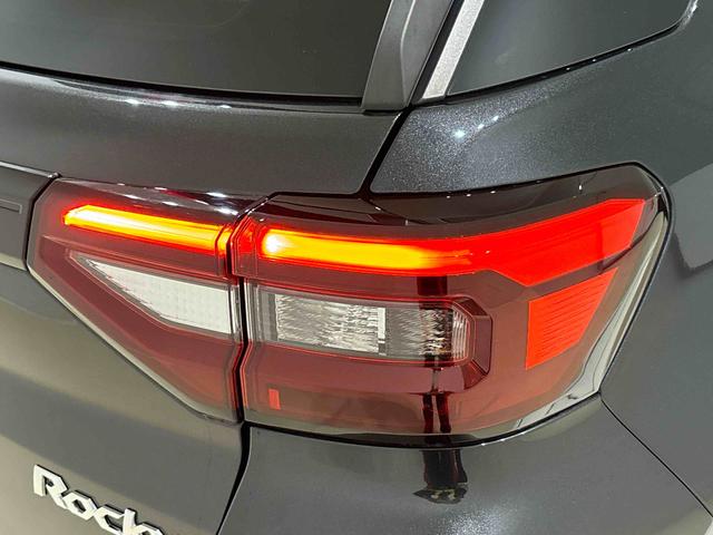 ロッキープレミアムＧ　電動パーキングブレーキ　ブレーキホールドＬＥＤヘッドランプ・フォグランプ　全車速追従機能付アダプティブクルーズコントロール　レーンキープコントロール　ブラインドスポットモニター　１７インチアルミホイール　シートヒーター（広島県）の中古車