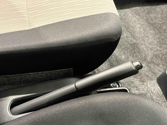 ミライースＸ　リミテッドＳＡIII　ＬＥＤヘッドライト　バックカメラＬＥＤヘッドランプ　セキュリティアラーム　コーナーセンサー　１４インチフルホイールキャップ　キーレスエントリー　電動格納式ドアミラー　ショツピングフック　マニュアルエアコン（広島県）の中古車