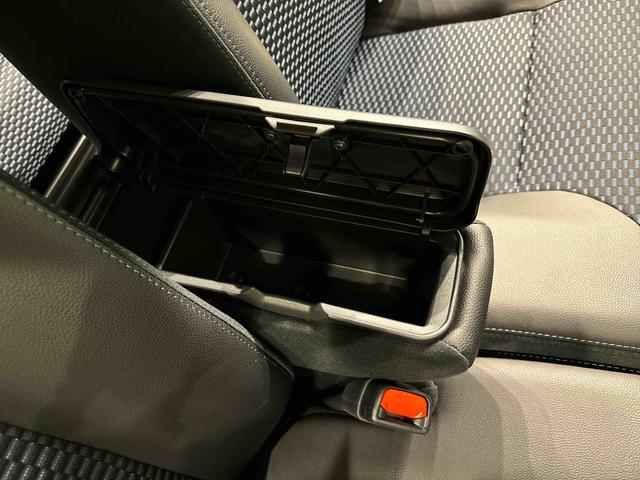 タントカスタムＲＳ　　９インチディスプレイオーディオＬＥＤオートライト　パワースライドドアウェルカムオープン機能　オート電動格納式ドアミラー　助手席ロングスライド　助手席イージークローザー　アルミホイール　キーフリーシステム（広島県）の中古車