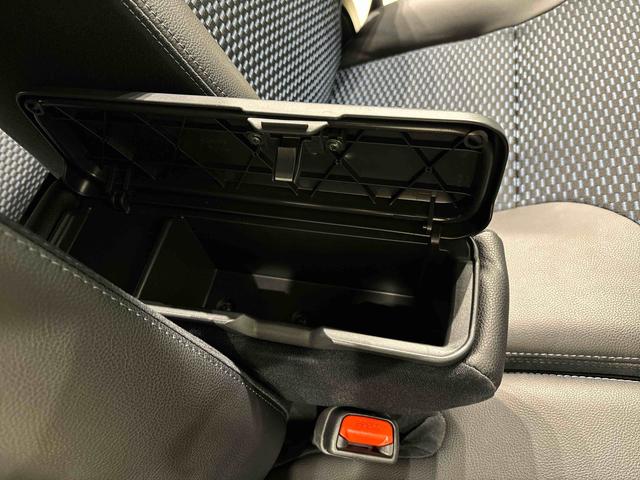 タントカスタムＲＳＬＥＤオートライト　パワースライドドアウェルカムオープン機能　電動パーキングブレーキ　運転席助手席シートヒーター　アルミホイール　キーフリーシステム　　オート電動格納式ドアミラー（広島県）の中古車