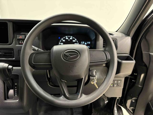 ハイゼットカーゴＤＸ　２ＷＤ　ＣＶＴ　コーナーセンサー　　キーレスエントリーキーレスエントリー　マニュアルエアコン　運転席・助手席パワーウインドウ　オートライト　ハンド式サイドブレーキ　ハロゲンヘッドライト　アイドリングストップ機能　　　テンパータイヤ（広島県）の中古車