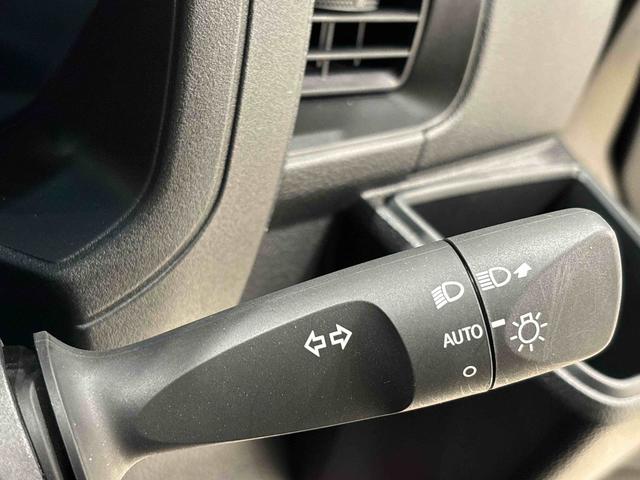 ハイゼットカーゴＤＸ　２ＷＤ　ＣＶＴ　コーナーセンサー　　キーレスエントリーキーレスエントリー　マニュアルエアコン　運転席・助手席パワーウインドウ　オートライト　ハンド式サイドブレーキ　ハロゲンヘッドライト　アイドリングストップ機能　　　テンパータイヤ（広島県）の中古車