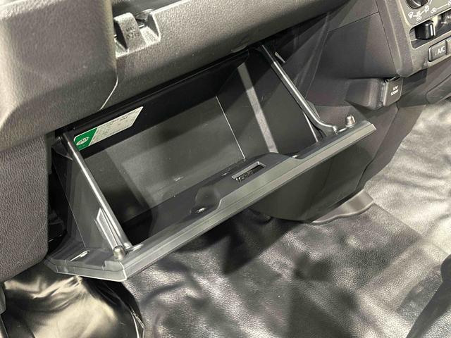 ハイゼットカーゴＤＸ　２ＷＤ　ＣＶＴ　コーナーセンサー　　キーレスエントリーキーレスエントリー　マニュアルエアコン　運転席・助手席パワーウインドウ　オートライト　ハンド式サイドブレーキ　ハロゲンヘッドライト　アイドリングストップ機能　　　テンパータイヤ（広島県）の中古車