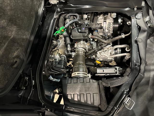 ハイゼットカーゴＤＸ　２ＷＤ　ＣＶＴ　コーナーセンサー　　キーレスエントリーキーレスエントリー　マニュアルエアコン　運転席・助手席パワーウインドウ　オートライト　ハンド式サイドブレーキ　ハロゲンヘッドライト　アイドリングストップ機能　　　テンパータイヤ（広島県）の中古車