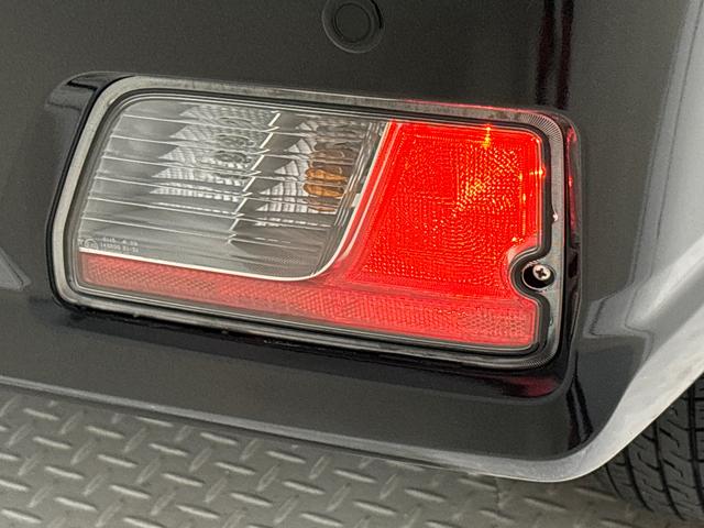 ハイゼットカーゴＤＸ　２ＷＤ　ＣＶＴ　コーナーセンサー　　キーレスエントリーキーレスエントリー　マニュアルエアコン　運転席・助手席パワーウインドウ　オートライト　ハンド式サイドブレーキ　ハロゲンヘッドライト　アイドリングストップ機能　　　テンパータイヤ（広島県）の中古車