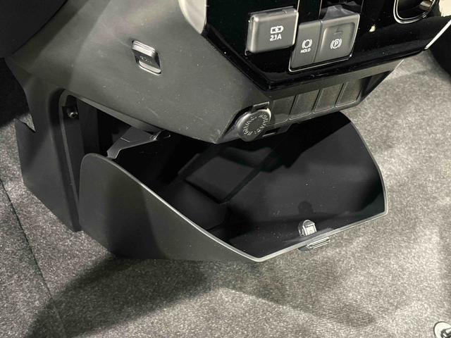 トールカスタムＧ　電動パーキングブレーキ　オートクルーズ純正ナビ装着用アップグレードパック　両側電動スライドドア　オートライト　運転席シートリフター　チルトステアリング　格納式リヤドアサンシェード　オートブレーキホールド機能　ＬＥＤヘッドランプ（広島県）の中古車