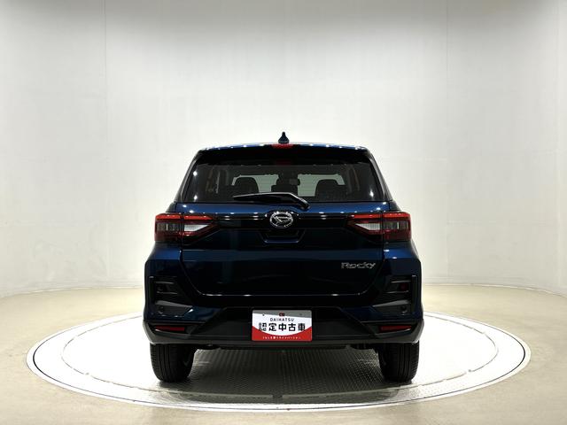 ロッキープレミアムＧＬＥＤヘッドランプ・フォグランプ　全車速追従機能付アダプティブクルーズコントロール　レーンキープコントロール　　１７インチアルミホイール　シートヒーター（広島県）の中古車