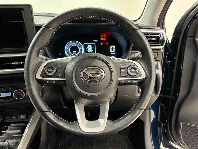 ロッキープレミアムＧＬＥＤヘッドランプ・フォグランプ　全車速追従機能付アダプティブクルーズコントロール　レーンキープコントロール　　１７インチアルミホイール　シートヒーター（広島県）の中古車