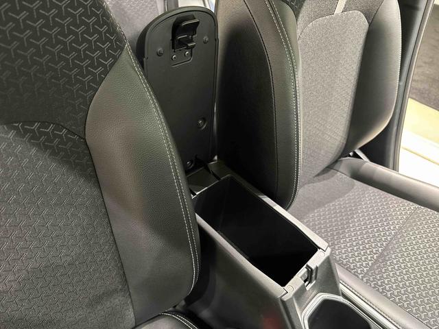 ロッキープレミアムＧＬＥＤヘッドランプ・フォグランプ　全車速追従機能付アダプティブクルーズコントロール　レーンキープコントロール　　１７インチアルミホイール　シートヒーター（広島県）の中古車
