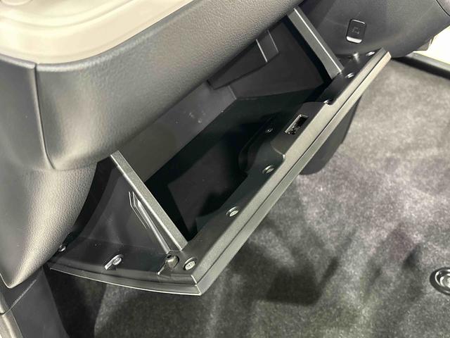 ムーヴキャンバスストライプスＧ　バックカメラ　電動パーキングブレーキＬＥＤオートライト・フォグランプ　電動パーキングブレーキ　プッシュボタンスタート　セキュリティアラーム　バックカメラ　両側パワースライドドアウエルカムオープン機能　オート電動格納式ドアミラー（広島県）の中古車