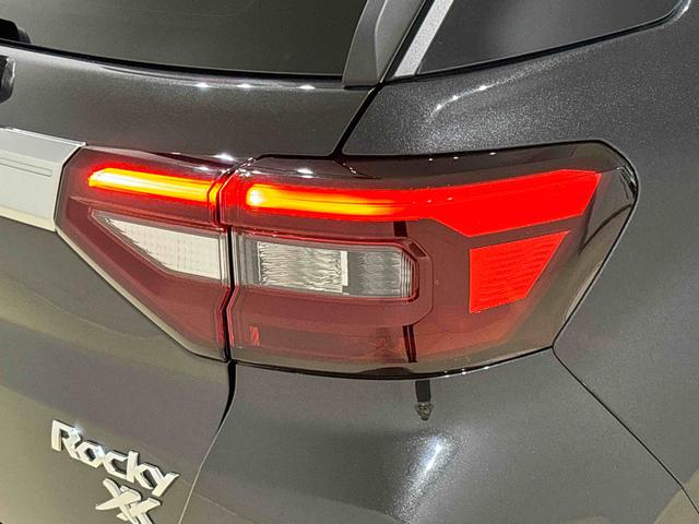 ロッキープレミアムＧ　ナビ　バックカメラ　ドライブレコーダー　ＥＴＣＬＥＤヘッドランプ・フォグランプ　全車速追従機能付アダプティブクルーズコントロール　レーンキープコントロール　ブラインドスポットモニター　１７インチアルミホイール　シートヒーター（広島県）の中古車