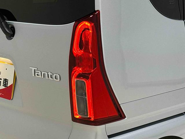 タントＸ　　電子パーキング　左パワースライドドア　オートライトＬＥＤオートライト　パワースライドドアウェルカムオープン機能　電動パーキングブレーキ　運転席助手席シートヒーター　　フルホイールキャツプ　キーフリーシステム　　オート電動格納式ドアミラー（広島県）の中古車