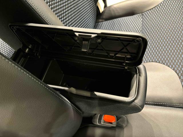 タントカスタムＲＳＬＥＤオートライト　パワースライドドアウェルカムオープン機能　オート電動格納式ドアミラー　助手席ロングスライド　助手席イージークローザー　アルミホイール　キーフリーシステム（広島県）の中古車