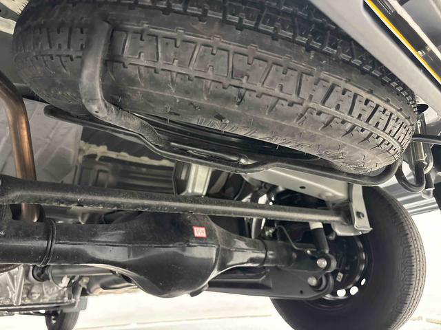 ハイゼットカーゴＤＸ　２ＷＤ　マニュアルエアコン　アイドリングストップハロゲンヘッドランプ　トップシェイドガラス　荷室ランプ　コーナーセンサー　ＡＭ・ＦＭラジオ　テンパータイヤ　マニュアルエアコン　アイドリングストップ（広島県）の中古車