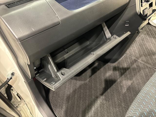 トールカスタムＧ　ターボ　電動パーキングブレーキ　アルミホイールＬＥＤヘッドランプ・フォグランプ　　アルミホイール　オートライト　プッシュボタンスタート　オートエアコン　クルーズコントロール　　コーナーセンサー　両側パワースライドドア　キーフリーシステム（広島県）の中古車