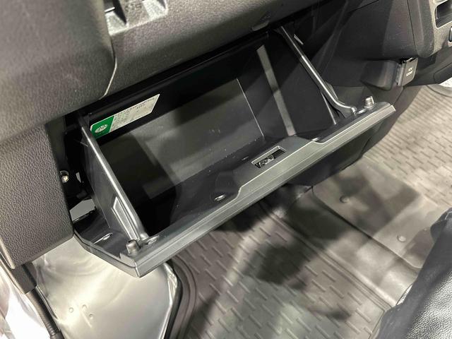 ハイゼットカーゴＤＸ　オートライト　４ＷＤコーナーセンサー　オーバーヘッドシェルフ　フロントドアパワーウインドウ　キーレスエントリー　ＡＭ／ＦＭラジオ　テンパータイヤ　スチールホイール	　オートライト（広島県）の中古車