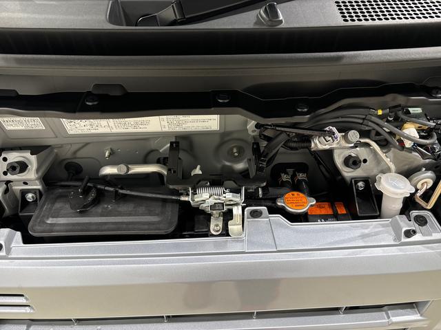 ハイゼットカーゴＤＸ　オートライト　４ＷＤコーナーセンサー　オーバーヘッドシェルフ　フロントドアパワーウインドウ　キーレスエントリー　ＡＭ／ＦＭラジオ　テンパータイヤ　スチールホイール	　オートライト（広島県）の中古車