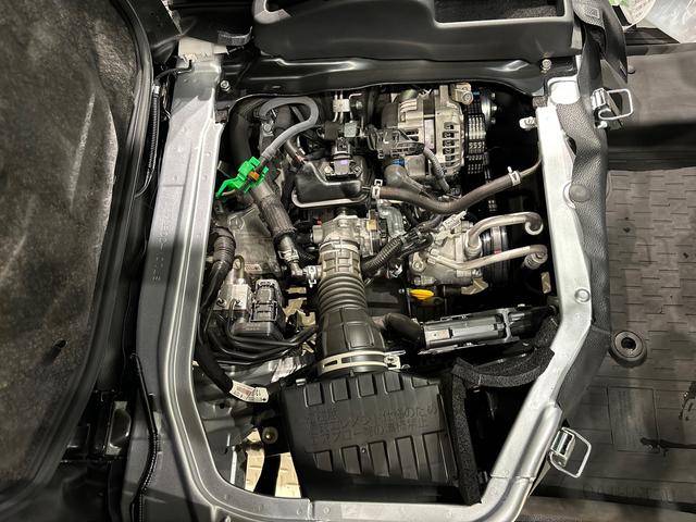 ハイゼットカーゴＤＸ　オートライト　４ＷＤコーナーセンサー　オーバーヘッドシェルフ　フロントドアパワーウインドウ　キーレスエントリー　ＡＭ／ＦＭラジオ　テンパータイヤ　スチールホイール	　オートライト（広島県）の中古車