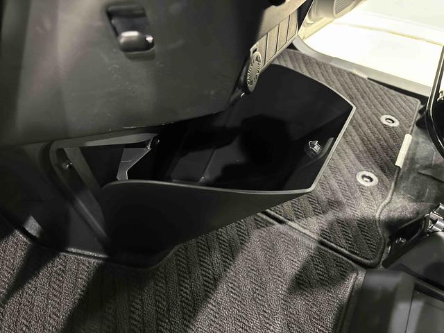 トールカスタムＧ　バックカメラ　電動パーキングブレーキＬＥＤヘッドランプ・フォグランプ　　１５インチアルミホイール　オートライト　プッシュボタンスタート　クルーズコントロール　　コーナーセンサー　パワースライドドア　キーフリーシステム（広島県）の中古車
