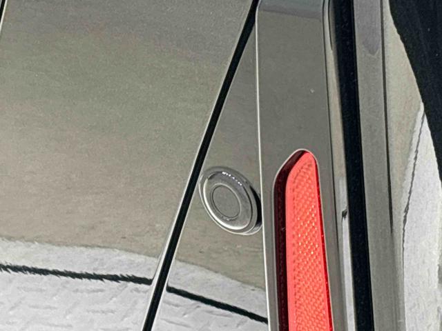 タントカスタムＲＳ　電動パーキングブレーキＬＥＤオートライト　パワースライドドアウェルカムオープン機能　電動パーキングブレーキ　運転席助手席シートヒーター　アルミホイール　キーフリーシステム　　オート電動格納式ドアミラー（広島県）の中古車