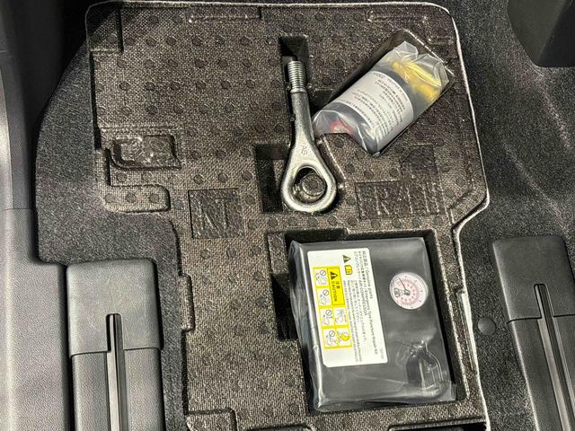 タントカスタムＲＳ　電動パーキングブレーキＬＥＤオートライト　パワースライドドアウェルカムオープン機能　電動パーキングブレーキ　運転席助手席シートヒーター　アルミホイール　キーフリーシステム　　オート電動格納式ドアミラー（広島県）の中古車
