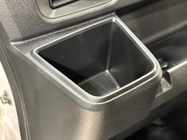 ハイゼットカーゴＤＸ　４ＷＤ　キーレスエントリー　オーバーヘッドシェルフスペアタイヤ　手引き式サイドブレーキ　両側スライドドア　ＡＭＦＭラジオ　フロントパワーウインドウ（運転席挟み込み防止機構付き）　マニュアルエアコン　アシストグリップ（助手席）（広島県）の中古車