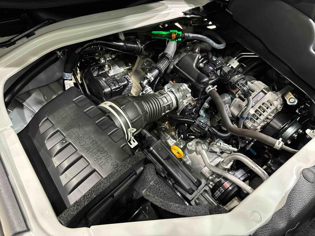 ハイゼットカーゴＤＸ　４ＷＤ　キーレスエントリー　オーバーヘッドシェルフスペアタイヤ　手引き式サイドブレーキ　両側スライドドア　ＡＭＦＭラジオ　フロントパワーウインドウ（運転席挟み込み防止機構付き）　マニュアルエアコン　アシストグリップ（助手席）（広島県）の中古車