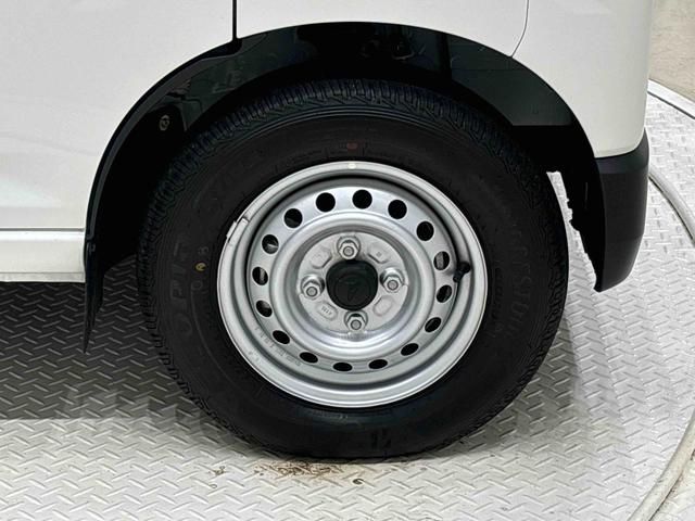 ハイゼットカーゴＤＸ　４ＷＤ　キーレスエントリー　オーバーヘッドシェルフスペアタイヤ　手引き式サイドブレーキ　両側スライドドア　ＡＭＦＭラジオ　フロントパワーウインドウ（運転席挟み込み防止機構付き）　マニュアルエアコン　アシストグリップ（助手席）（広島県）の中古車