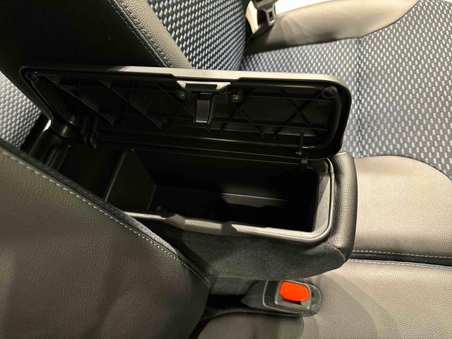 タントカスタムＲＳＬＥＤオートライト　パワースライドドアウェルカムオープン機能　電動パーキングブレーキ　運転席助手席シートヒーター　アルミホイール　キーフリーシステム　　オート電動格納式ドアミラー（広島県）の中古車