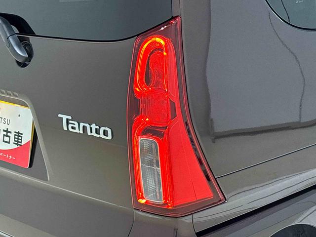タントＸ　バックカメラ　電動パーキングブレーキＬＥＤオートライト　パワースライドドアウェルカムオープン機能　電動パーキングブレーキ　運転席助手席シートヒーター　　フルホイールキャツプ　キーフリーシステム　　オート電動格納式ドアミラー（広島県）の中古車