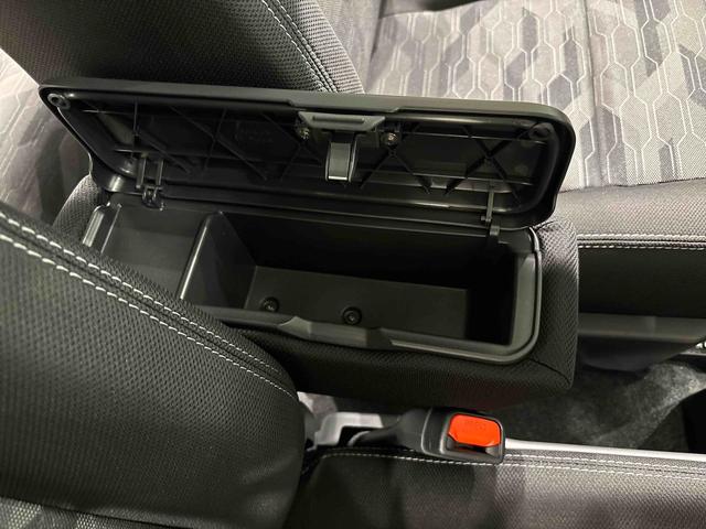 タフトＧターボ　クロムベンチャー　　バックモニター対応カメラスカイフィールトップ　クロムパック　メッキパック　シルバーアンダーガーニッシュ　インテリアアクセント　ＬＥＤオートハイビーム＆フォグランプ　電動パーキングブレーキ　バックカメラ　アルミホイール（広島県）の中古車