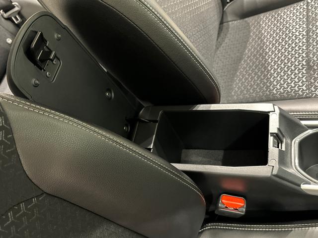 ロッキープレミアムＧ　ＨＥＶ　ナビゲーション　ドラレコ　ＥＴＣＬＥＤヘッドランプ・フォグランプ　全車速追従機能付アダプティブ　クルーズコントロール　レーンキープコントロール　１７インチアルミホイール　シートヒーター（広島県）の中古車