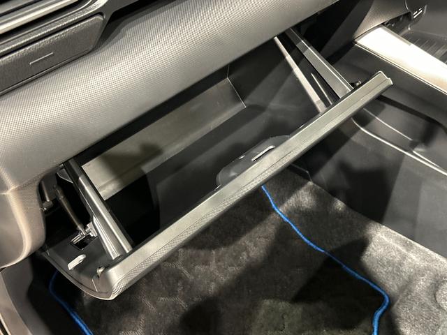 ロッキープレミアムＧ　ＨＥＶ　ナビゲーション　ドラレコ　ＥＴＣＬＥＤヘッドランプ・フォグランプ　全車速追従機能付アダプティブ　クルーズコントロール　レーンキープコントロール　１７インチアルミホイール　シートヒーター（広島県）の中古車