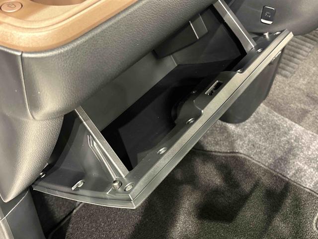 ムーヴキャンバスセオリーＧ　バックカメラ　電動パーキングブレーキＬＥＤオートライト・フォグランプ　電動パーキングブレーキ　プッシュボタンスタート　セキュリティアラーム　バックカメラ　両側パワースライドドアウエルカムオープン機能　オート電動格納式ドアミラー（広島県）の中古車