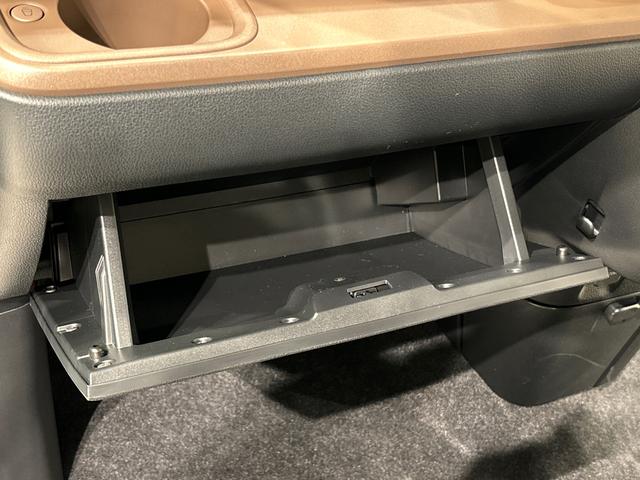 ムーヴキャンバスセオリーＧ　バックカメラ対応　電動パーキングブレーキＬＥＤオートライト・フォグランプ　電動パーキングブレーキ　プッシュボタンスタート　セキュリティアラーム　バックカメラ　両側パワースライドドアウエルカムオープン機能　オート電動格納式ドアミラー（広島県）の中古車