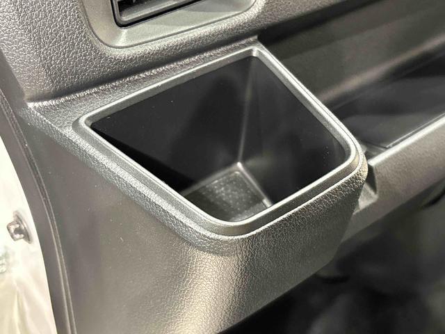ハイゼットカーゴＤＸ　ＦＭ／ＡＭチューナー　コーナーセンサー　オートライトハロゲンヘッドランプ　トップシェイドガラス　荷室ランプ　コーナーセンサー　ＡＭ・ＦＭラジオ　テンパータイヤ　マニュアルエアコン　アイドリングストップ（広島県）の中古車