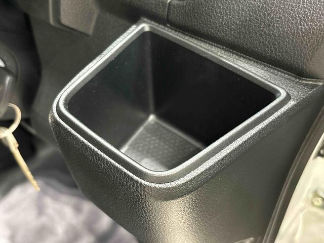 ハイゼットカーゴＤＸ　ＣＶＴ　４ＷＤキーレスエントリー　マニュアルエアコン　運転席・助手席パワーウインドウ　オートライト　ハンド式サイドブレーキ　ハロゲンヘッドライト　アイドリングストップ機能　　　テンパータイヤ（広島県）の中古車
