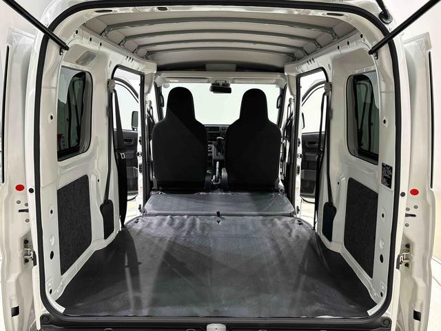 ハイゼットカーゴＤＸ　ＣＶＴ　４ＷＤキーレスエントリー　マニュアルエアコン　運転席・助手席パワーウインドウ　オートライト　ハンド式サイドブレーキ　ハロゲンヘッドライト　アイドリングストップ機能　　　テンパータイヤ（広島県）の中古車