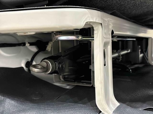 ハイゼットカーゴＤＸ　ＣＶＴ　４ＷＤキーレスエントリー　マニュアルエアコン　運転席・助手席パワーウインドウ　オートライト　ハンド式サイドブレーキ　ハロゲンヘッドライト　アイドリングストップ機能　　　テンパータイヤ（広島県）の中古車
