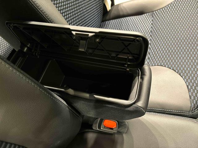 タントカスタムＲＳ　ＬＥＤオートライト　キーフリーシステムパワースライドドアウェルカムオープン機能　運転席ロングスライドシ−ト　助手席ロングスライド　助手席イージークローザー　１５インチアルミホイール　運転席、助手席シートヒーター　バックカメラ（広島県）の中古車