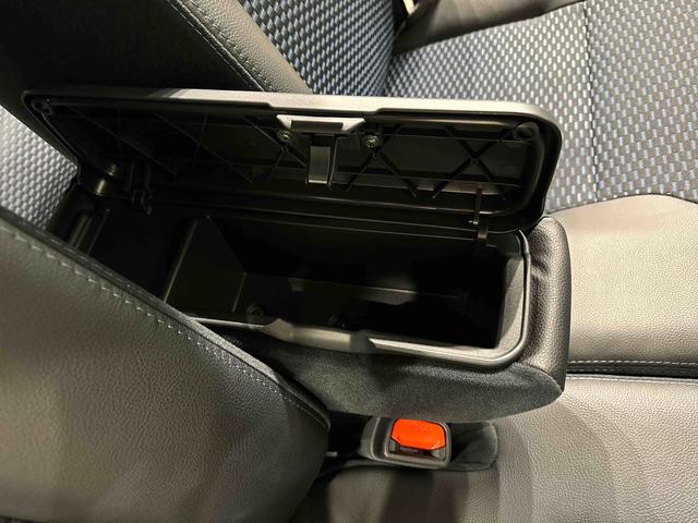 タントカスタムＲＳパワースライドドアウェルカムオープン機能　運転席ロングスライドシ−ト　助手席ロングスライド　助手席イージークローザー　１５インチアルミホイール　運転席、助手席シートヒーター　バックカメラ（広島県）の中古車